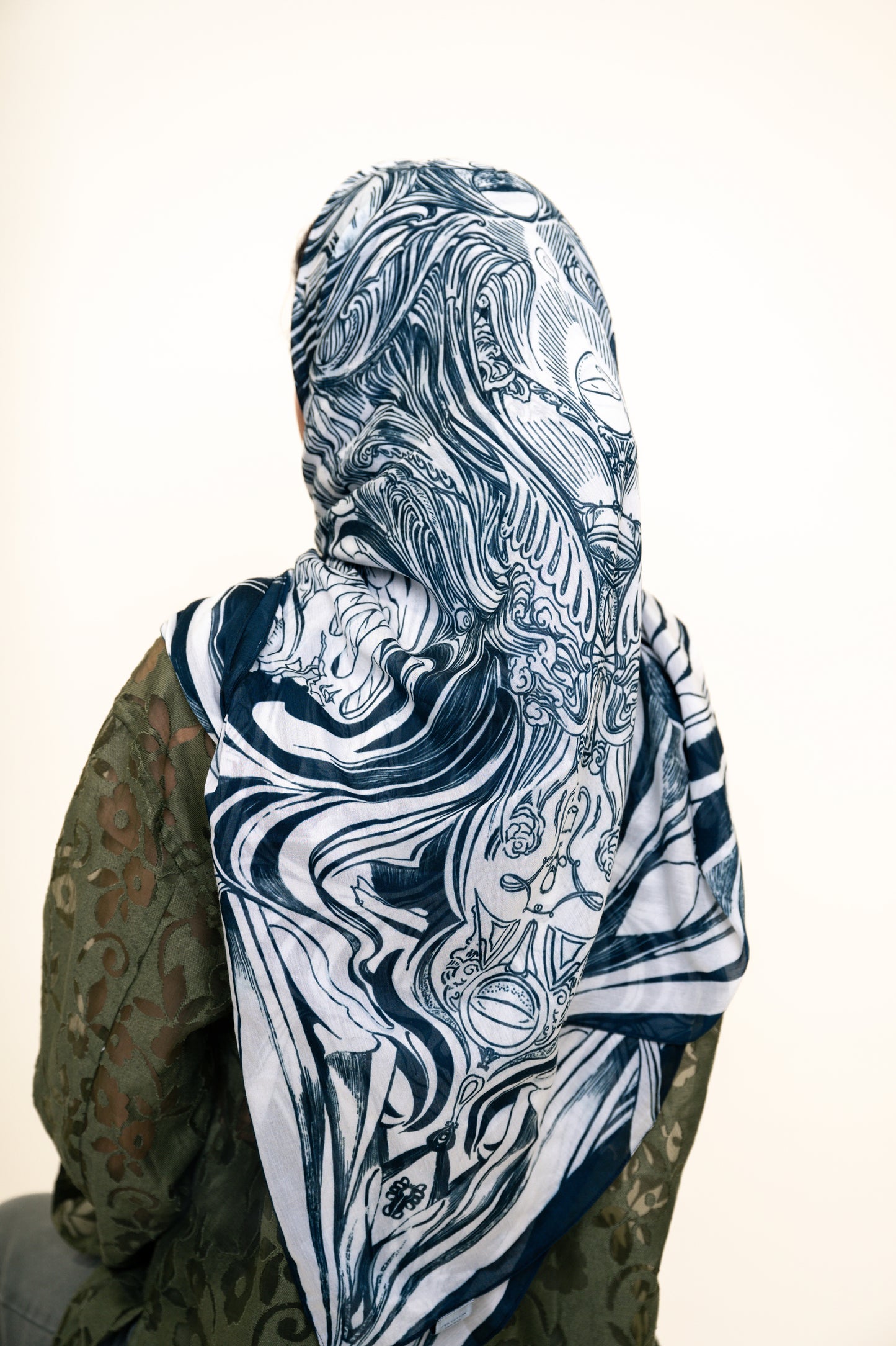 Crown Scarf